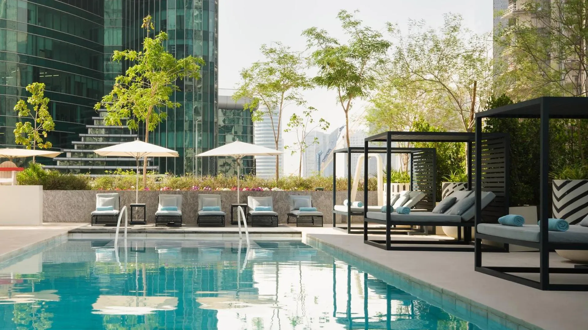 Me Dubai Residences 0*,